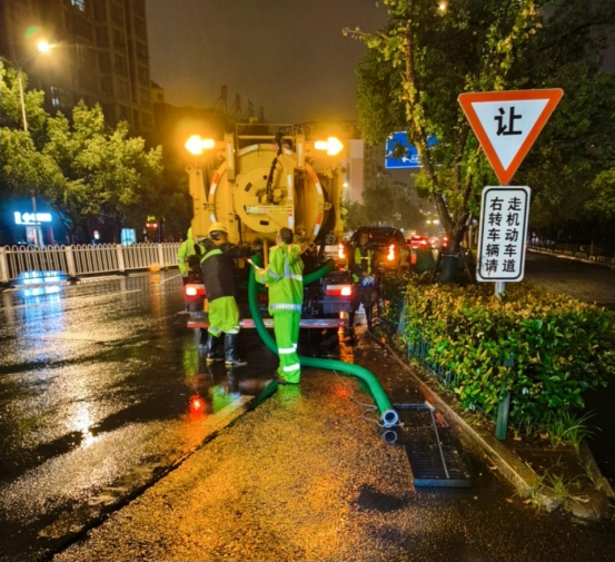 市住建局全力抓实防汛防台风各项工作